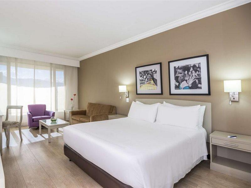 Nh Cali Royal Hotell Exteriör bild