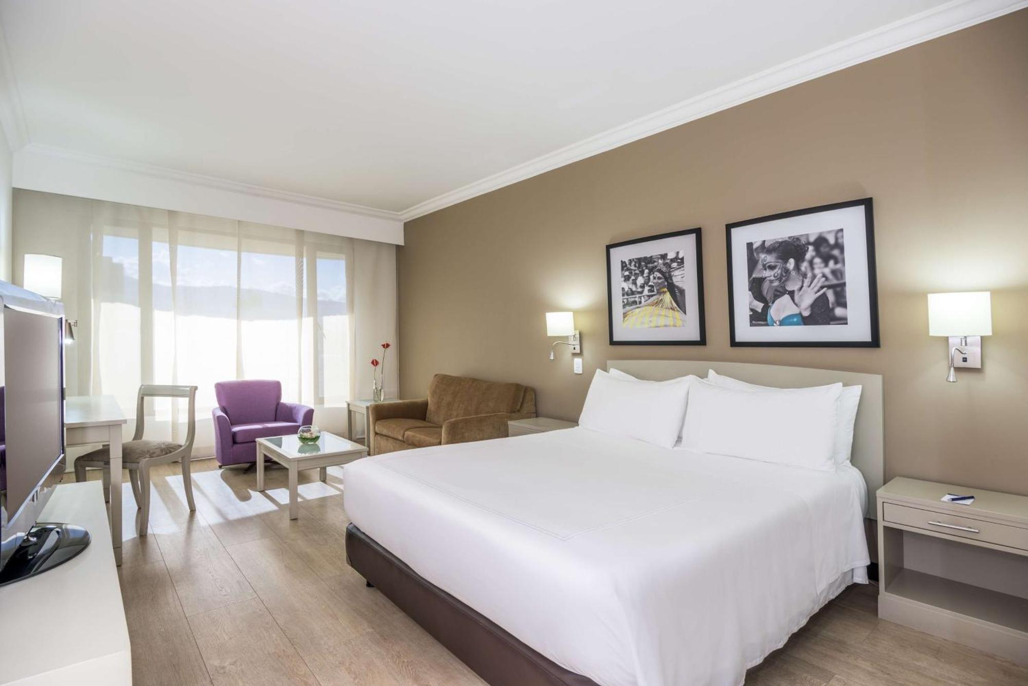 Nh Cali Royal Hotell Exteriör bild