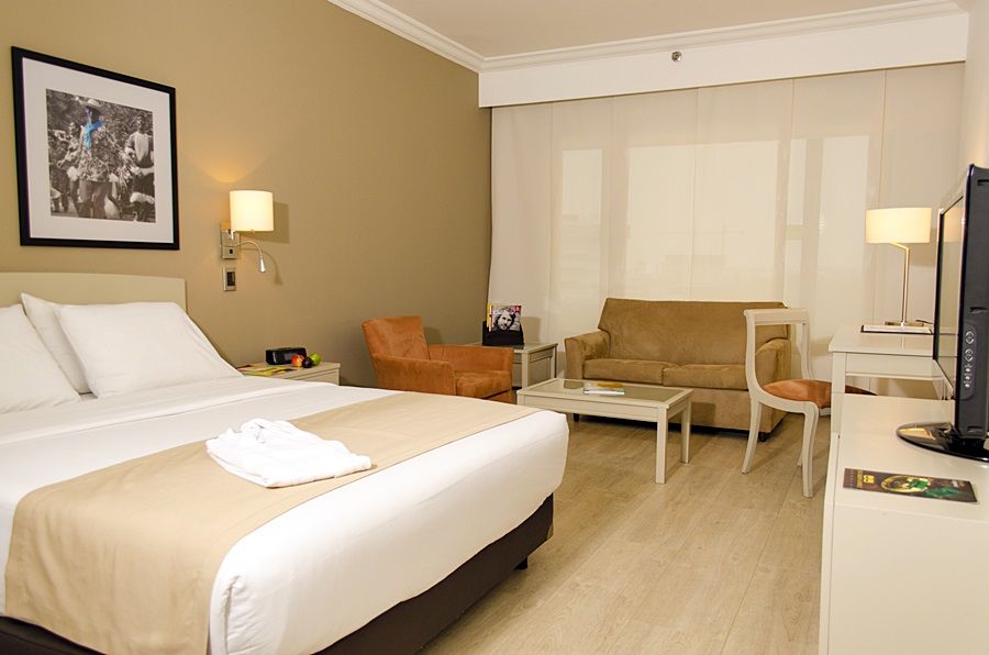 Nh Cali Royal Hotell Exteriör bild