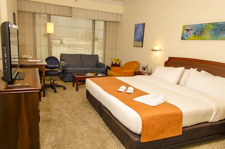 Nh Cali Royal Hotell Exteriör bild